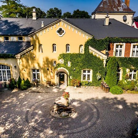 Dwor Boratyn Bed and Breakfast Buitenkant foto