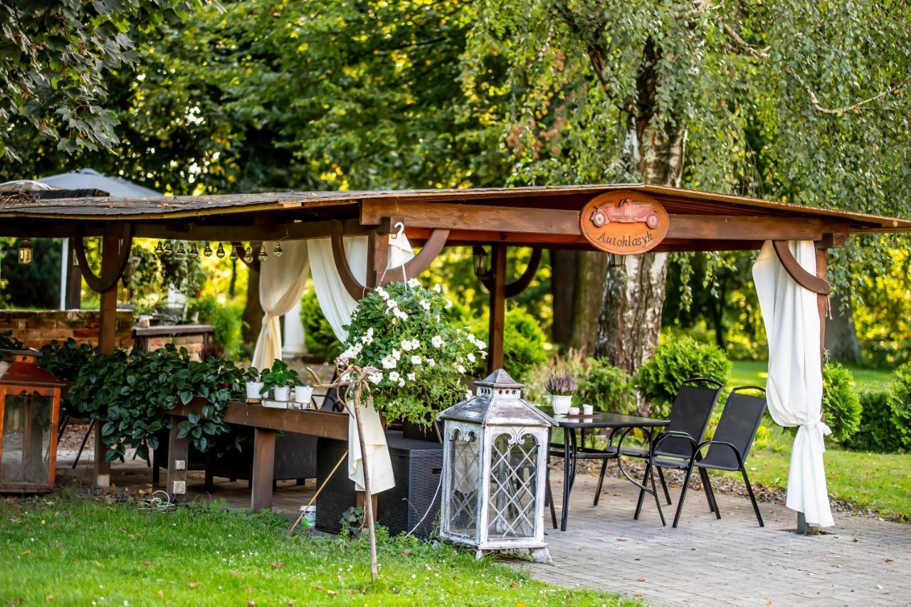 Dwor Boratyn Bed and Breakfast Buitenkant foto