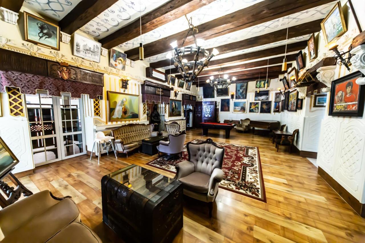 Dwor Boratyn Bed and Breakfast Buitenkant foto