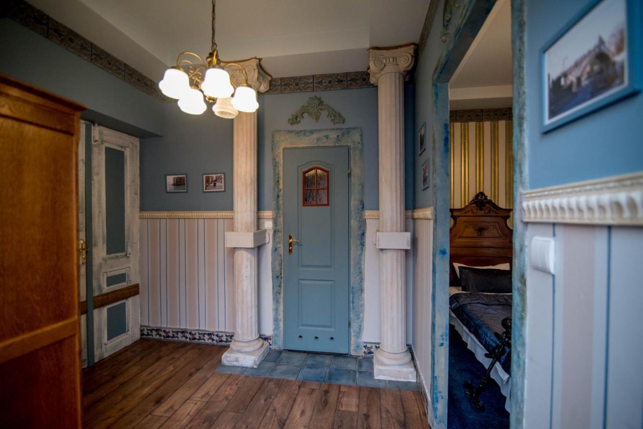 Dwor Boratyn Bed and Breakfast Buitenkant foto