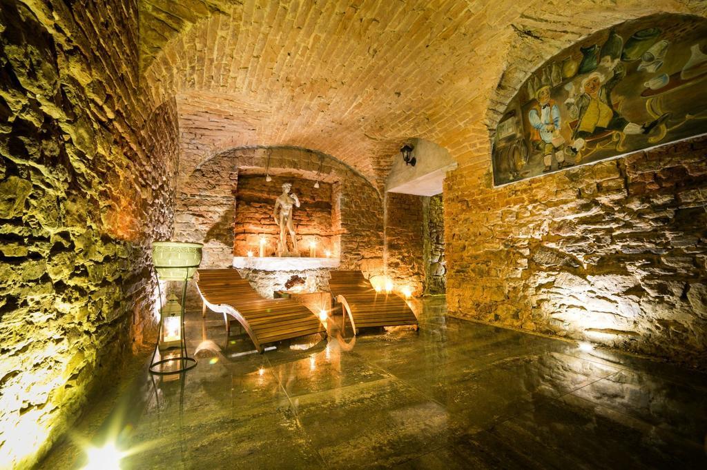 Dwor Boratyn Bed and Breakfast Buitenkant foto