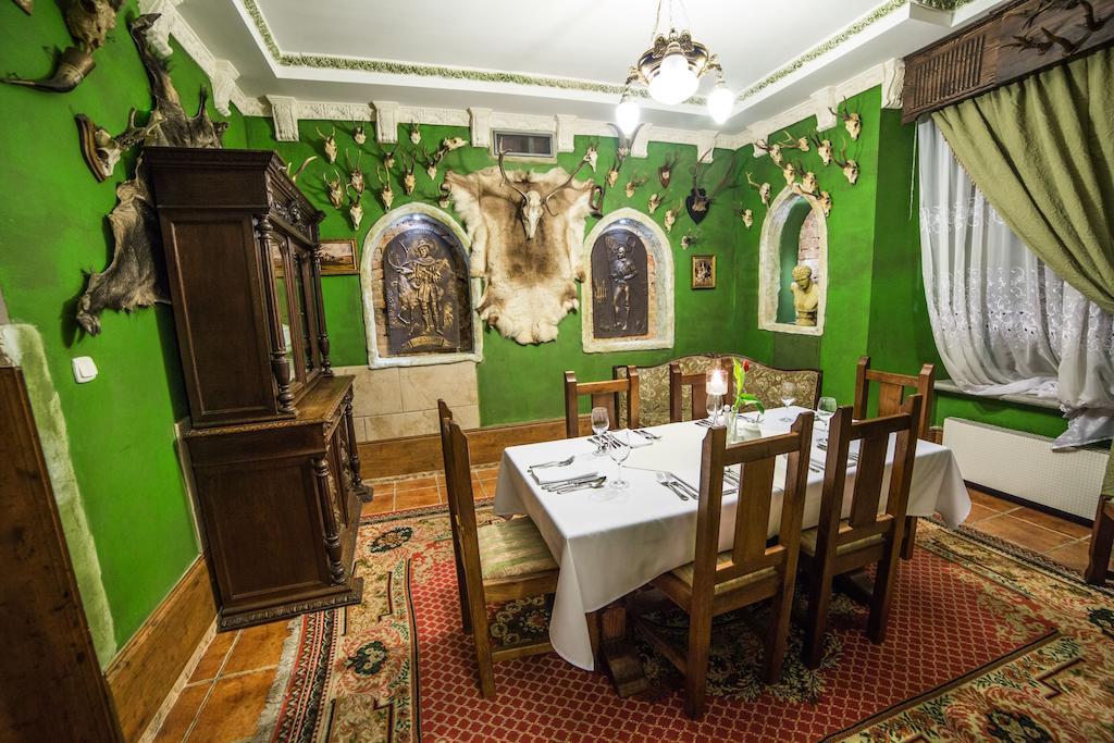 Dwor Boratyn Bed and Breakfast Buitenkant foto